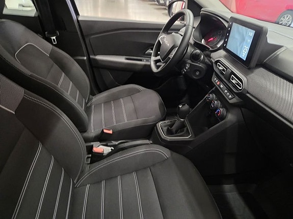 Dacia Sandero 4 of 10