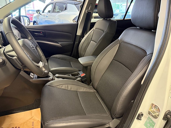 Suzuki S-Cross 6 of 8