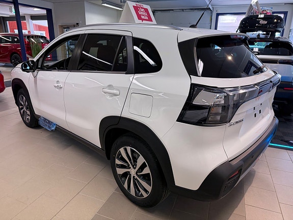 Suzuki S-Cross 4 of 8