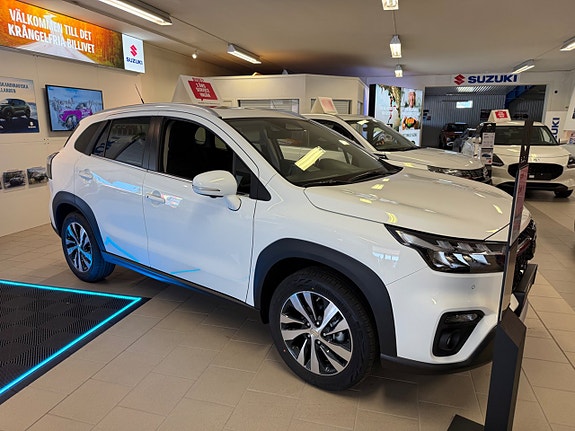 Suzuki S-Cross 2 of 8