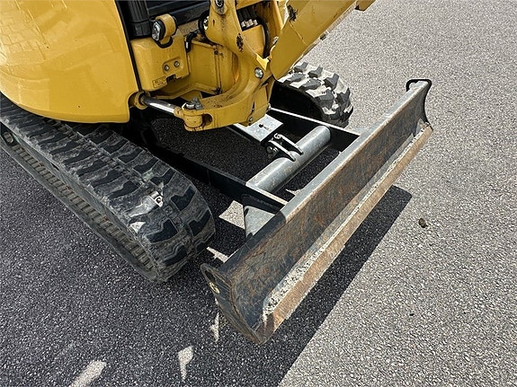 Komatsu PC 26 MR-3 11 of 21