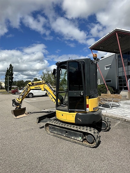 Komatsu PC 26 MR-3 4 of 21