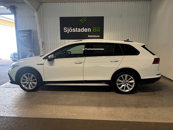 Volkswagen Golf Alltrack 2 of 21