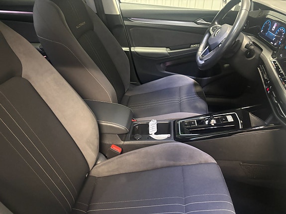 Volkswagen Golf Alltrack 9 of 21