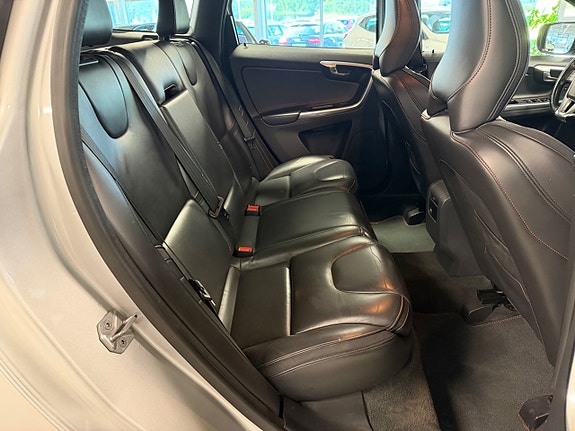 Volvo XC60 6 of 15