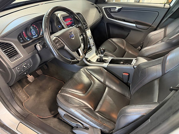 Volvo XC60 10 of 15