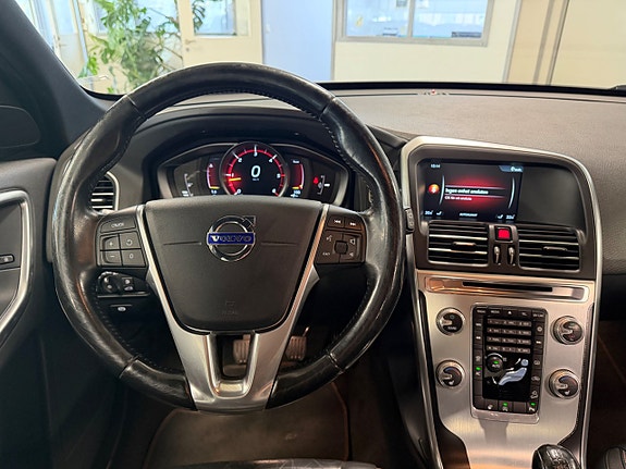 Volvo XC60 8 of 15