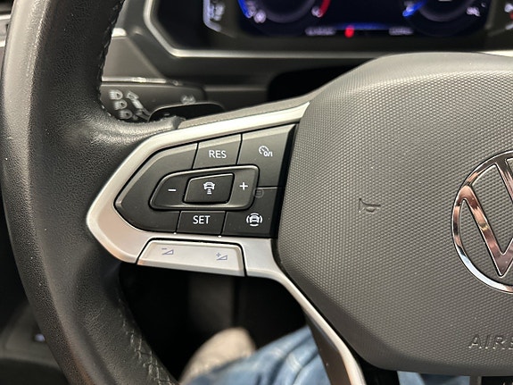 Volkswagen Tiguan 15 of 23