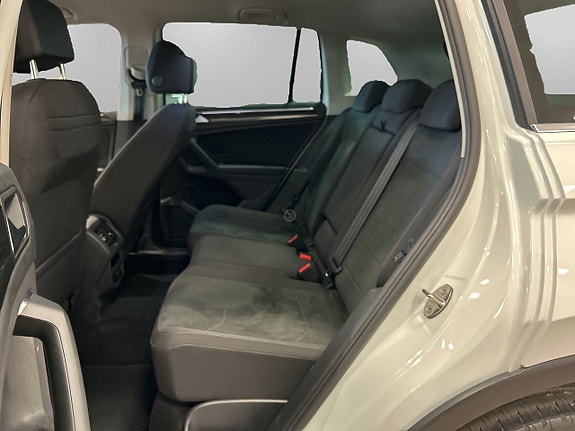 Volkswagen Tiguan 13 of 23