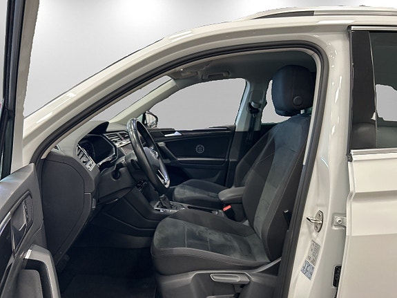 Volkswagen Tiguan 12 of 23