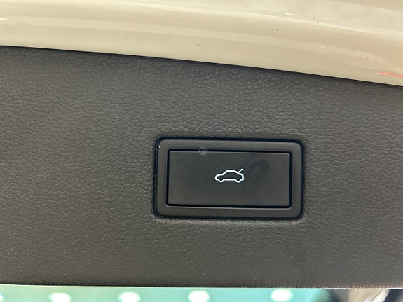 Volkswagen Tiguan 10 of 23