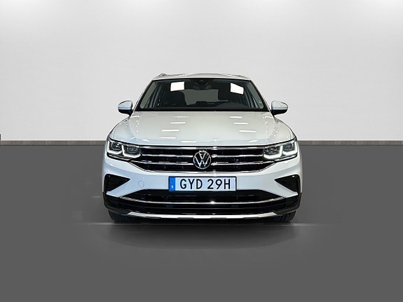 Volkswagen Tiguan 2 of 23