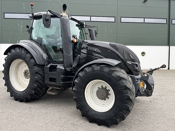 Valtra T 174 E 2 of 5
