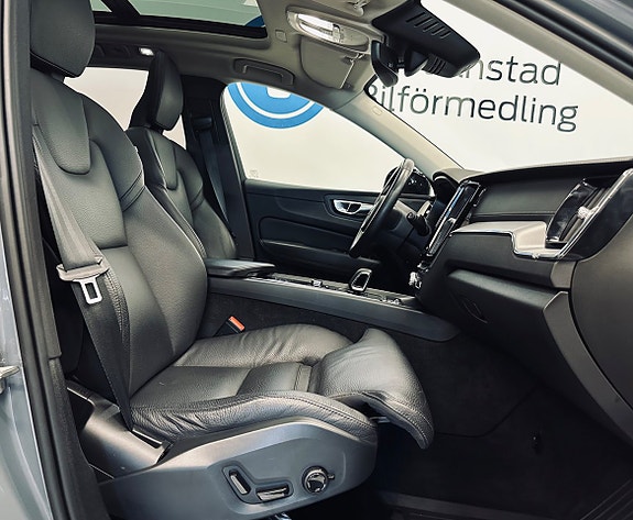 Volvo XC60 10 of 13