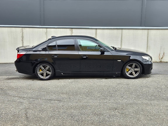 BMW 525 2 of 10