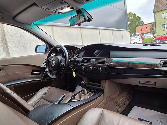 BMW 525 4 of 10