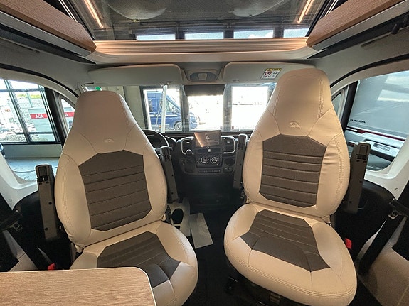 Adria Twin Select 640 SLB / Automat / Dieselpanna / Långbäddar 9 of 21