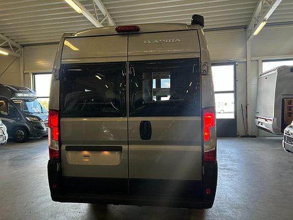 Adria Twin Select 640 SLB / Automat / Dieselpanna / Långbäddar 4 of 21