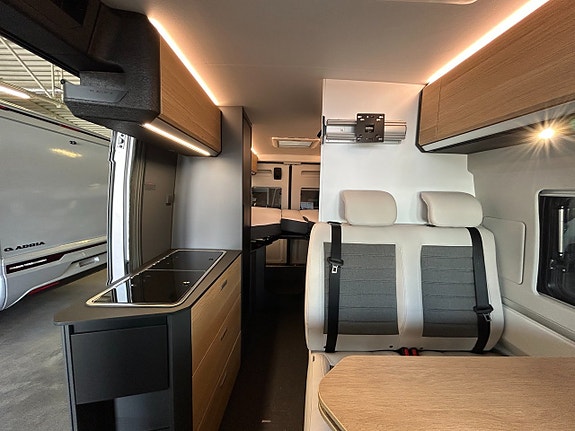 Adria Twin Select 640 SLB / Automat / Dieselpanna / Långbäddar 10 of 21