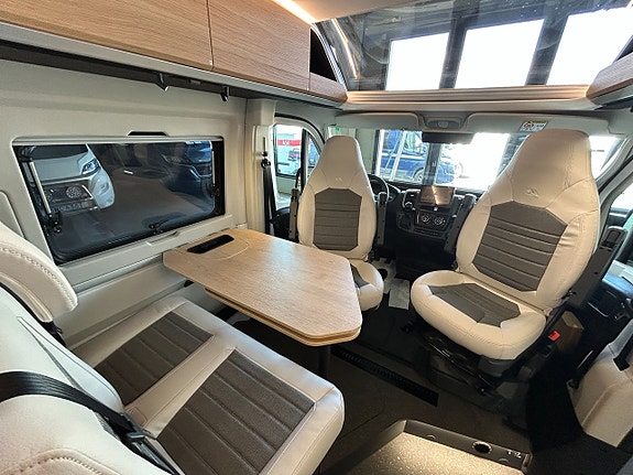 Adria Twin Select 640 SLB / Automat / Dieselpanna / Långbäddar 8 of 21
