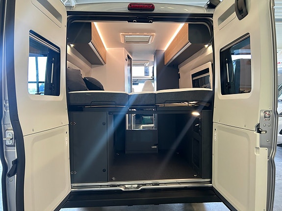 Adria Twin Select 640 SLB / Automat / Dieselpanna / Långbäddar 5 of 21