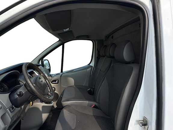 Opel Vivaro 9 of 25