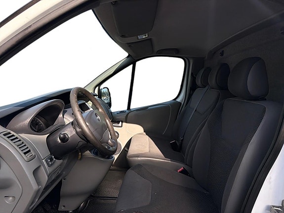 Opel Vivaro 13 of 25