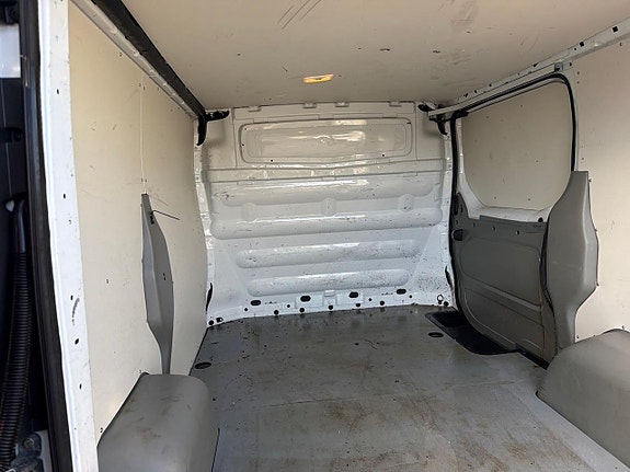 Opel Vivaro 25 of 25