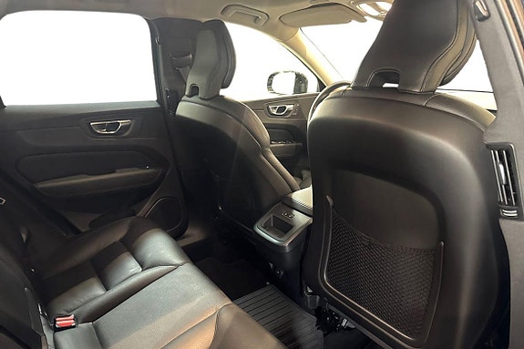 Volvo XC60 9 of 23