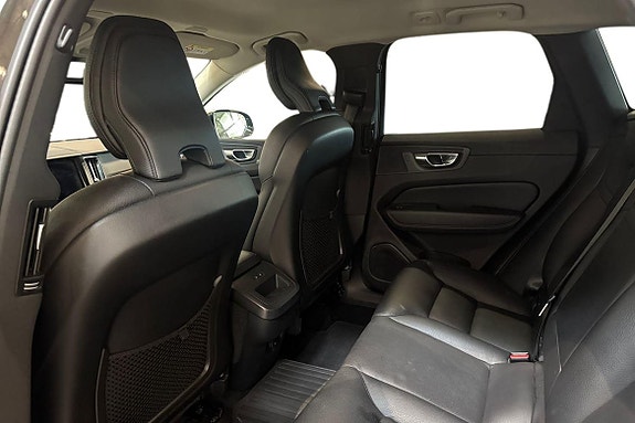 Volvo XC60 13 of 23