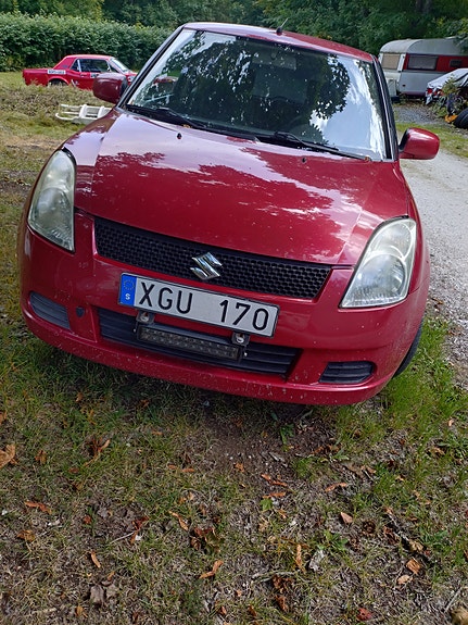 Suzuki Swift 2 of 12