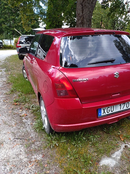 Suzuki Swift 3 of 12