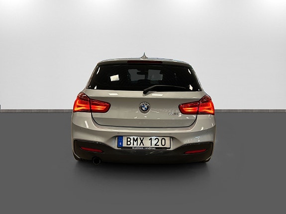 BMW 118i 5 of 21