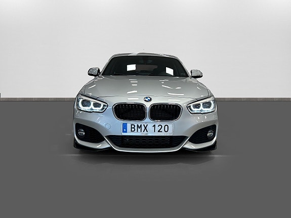 BMW 118i 2 of 21