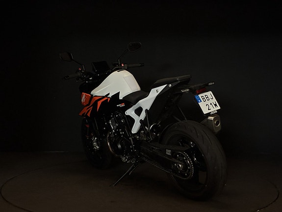 KTM 990 DUKE - Demo 5 of 6