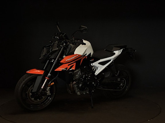 KTM 990 DUKE - Demo 4 of 6