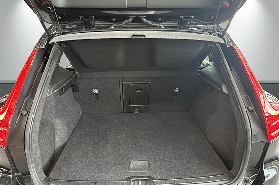 Volvo XC40 17 of 19