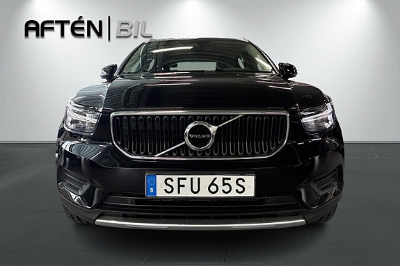 Volvo XC40 3 of 19