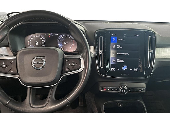 Volvo XC40 11 of 19