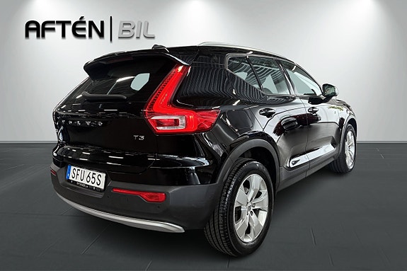 Volvo XC40 10 of 19