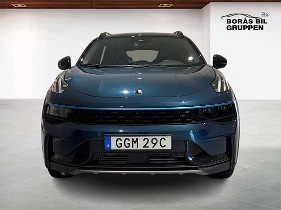 Lynk & Co 01 8 of 18