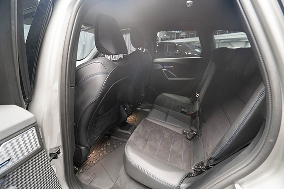 BMW iX1 18 of 23