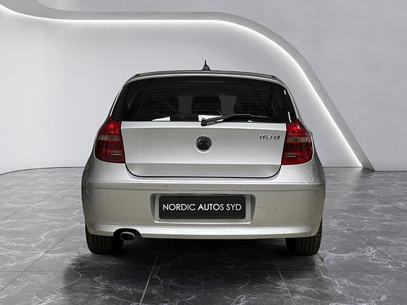 BMW 118d 5 of 16