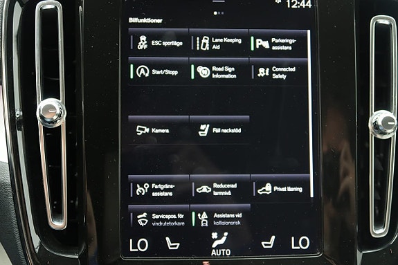 Volvo XC40 14 of 23