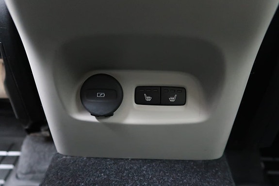 Volvo XC40 8 of 23