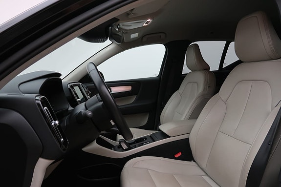 Volvo XC40 4 of 23