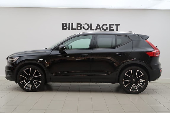 Volvo XC40 2 of 23