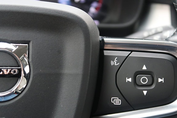 Volvo XC40 11 of 23