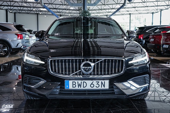 Volvo V60 2 of 27