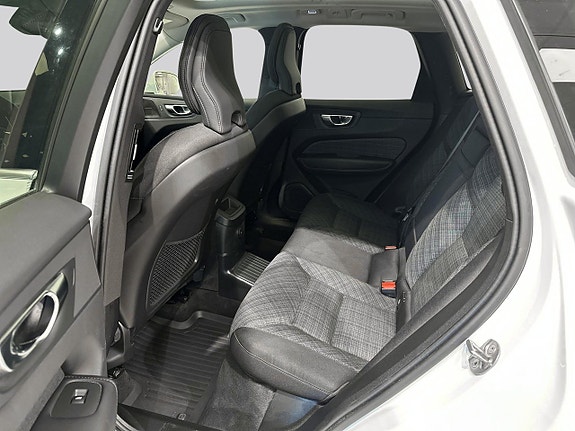 Volvo XC60 9 of 19